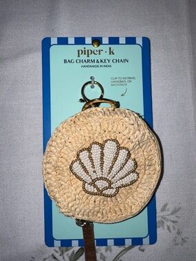 piper•k Beige Woven Shell Key & Card Holder